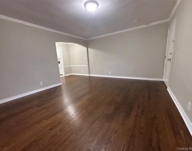 37 Spruce Street - Photo Thumbnail 2