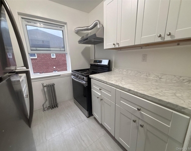 37 Spruce Street - Photo Thumbnail 6
