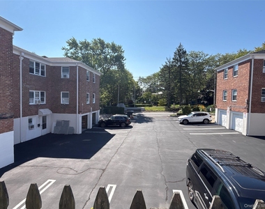 37 Spruce Street - Photo Thumbnail 12