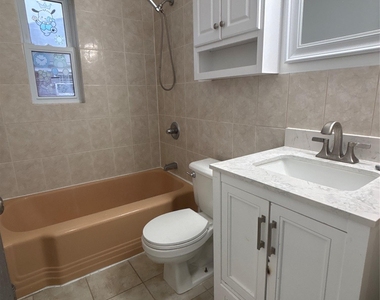 37 Spruce Street - Photo Thumbnail 11