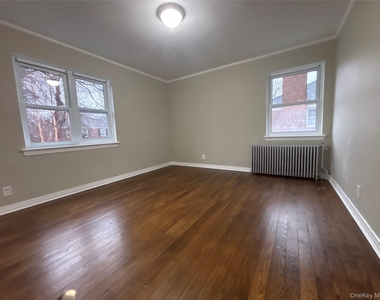 37 Spruce Street - Photo Thumbnail 9