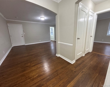 37 Spruce Street - Photo Thumbnail 3