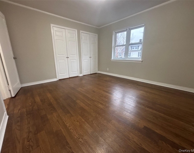 37 Spruce Street - Photo Thumbnail 8