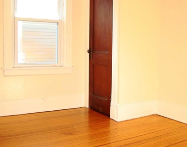 10 Worrall Avenue - Photo Thumbnail 5
