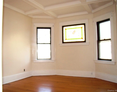 10 Worrall Avenue - Photo Thumbnail 3