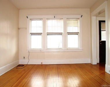 10 Worrall Avenue - Photo Thumbnail 4