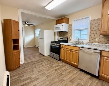 42 Peck Street - Photo Thumbnail 7