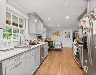 104 Forest Drive - Photo Thumbnail 2