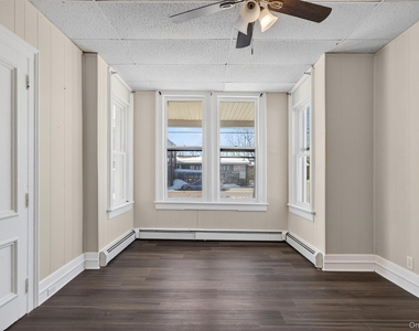 82 Jersey Avenue - Photo Thumbnail 9