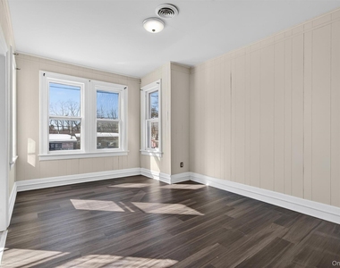 82 Jersey Avenue - Photo Thumbnail 35