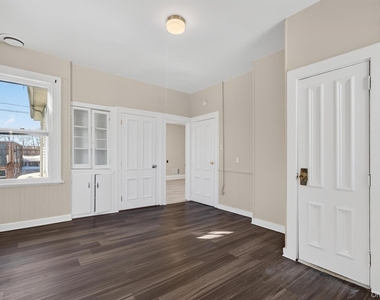 82 Jersey Avenue - Photo Thumbnail 32