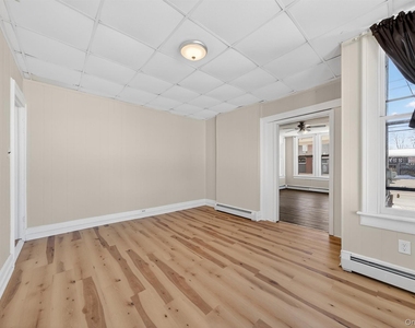 82 Jersey Avenue - Photo Thumbnail 12
