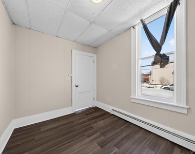 82 Jersey Avenue - Photo Thumbnail 14