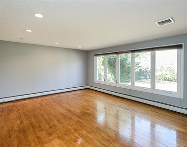 874 Seamans Neck Road - Photo Thumbnail 5