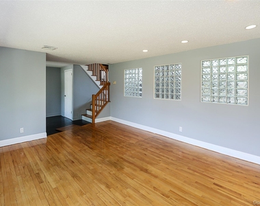 874 Seamans Neck Road - Photo Thumbnail 7