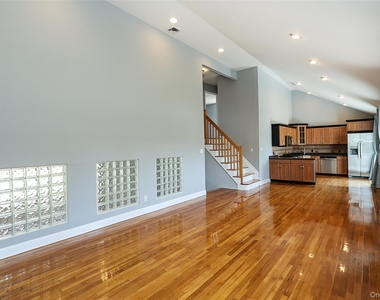 874 Seamans Neck Road - Photo Thumbnail 13