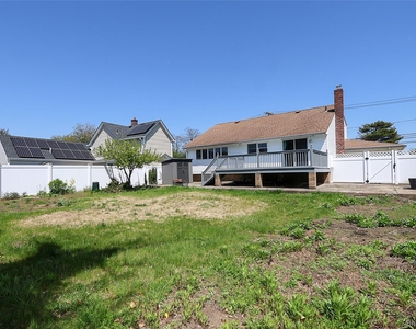 874 Seamans Neck Road - Photo Thumbnail 33