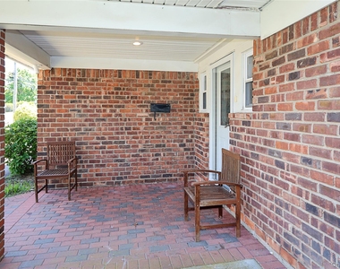 874 Seamans Neck Road - Photo Thumbnail 2