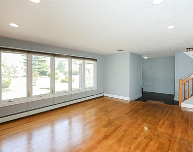 874 Seamans Neck Road - Photo Thumbnail 6
