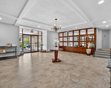 325 King Street - Photo Thumbnail 1