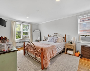 325 King Street - Photo Thumbnail 17