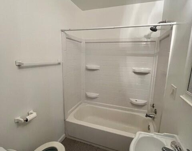 104 S Ferry Street - Photo Thumbnail 3