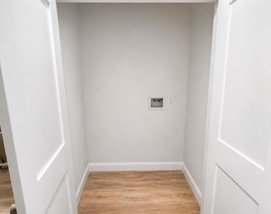 62 Glen Avenue - Photo Thumbnail 10