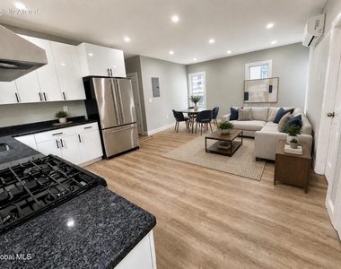 62 Glen Avenue - Photo Thumbnail 7