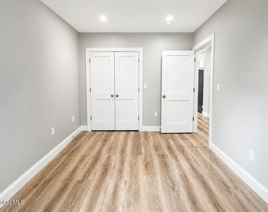 62 Glen Avenue - Photo Thumbnail 8
