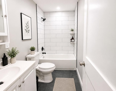 62 Glen Avenue - Photo Thumbnail 5