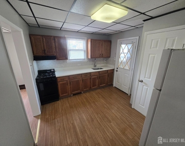 138 Hamilton Boulevard - Photo Thumbnail 5