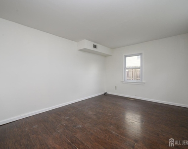 438 Belgrade Street - Photo Thumbnail 3