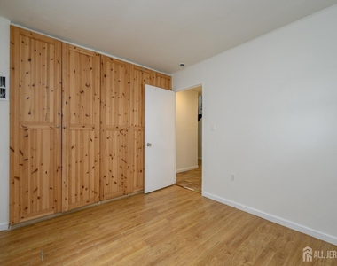 438 Belgrade Street - Photo Thumbnail 8