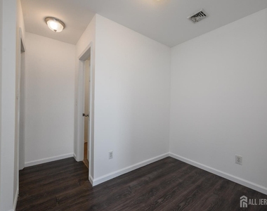 438 Belgrade Street - Photo Thumbnail 27