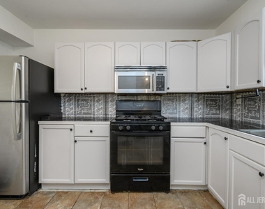 438 Belgrade Street - Photo Thumbnail 13