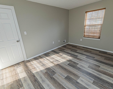142 Darwin Lane - Photo Thumbnail 5