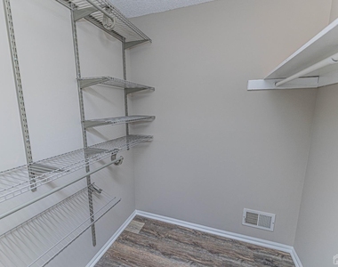 142 Darwin Lane - Photo Thumbnail 6