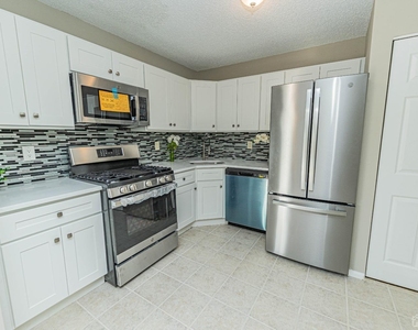 142 Darwin Lane - Photo Thumbnail 1