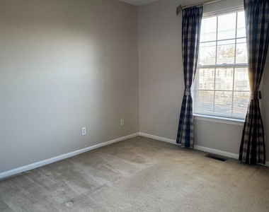 30 Amesbury Court - Photo Thumbnail 21