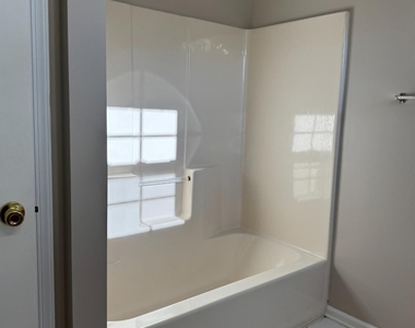 30 Amesbury Court - Photo Thumbnail 17