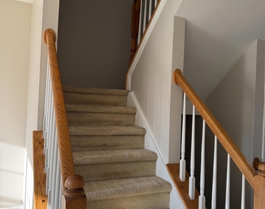 30 Amesbury Court - Photo Thumbnail 12