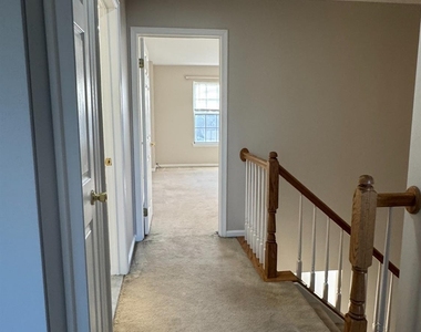 30 Amesbury Court - Photo Thumbnail 10