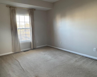 30 Amesbury Court - Photo Thumbnail 19