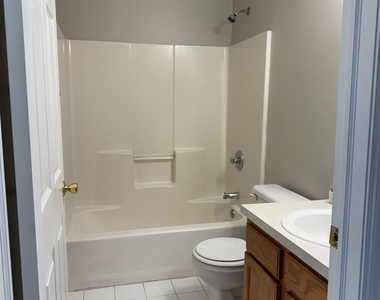 30 Amesbury Court - Photo Thumbnail 13