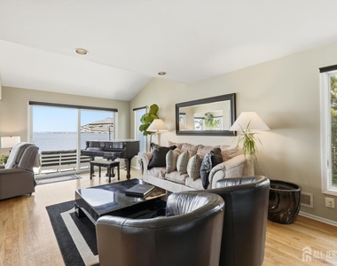 473 Tamiami Drive - Photo Thumbnail 2