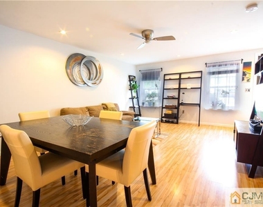 123 Pear Tree Lane - Photo Thumbnail 2