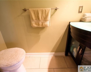 123 Pear Tree Lane - Photo Thumbnail 5
