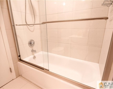 123 Pear Tree Lane - Photo Thumbnail 8