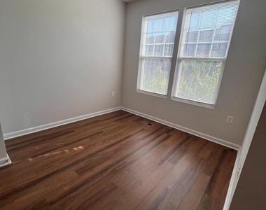 36 Anthem Street - Photo Thumbnail 9
