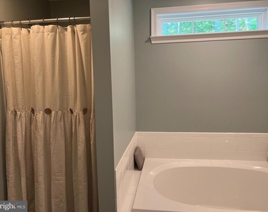 346 Brooks Drive - Photo Thumbnail 17
